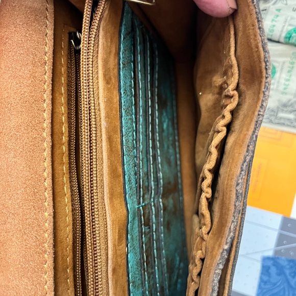 Patricia Nash Teal and Gold Embossed Crossbody Bag in like new condition. - Picture 7 of 8